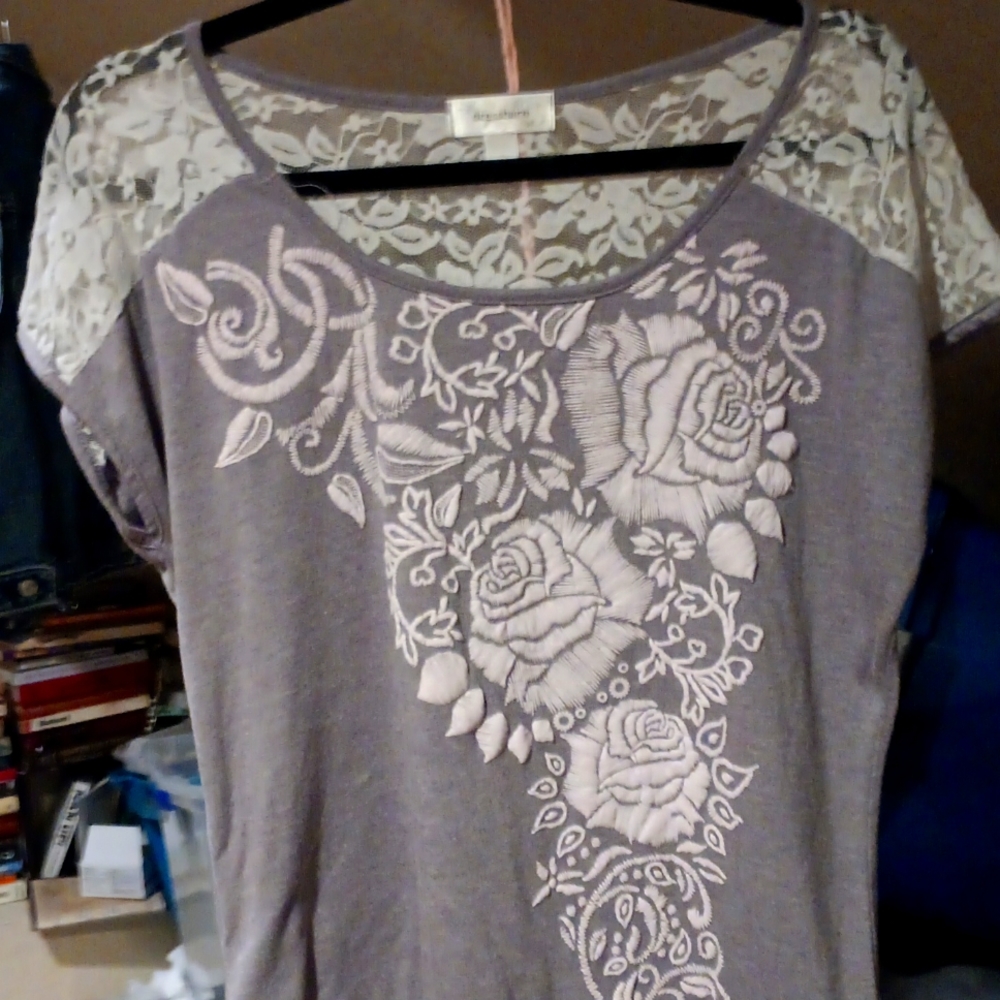 Dress barn  purple and stitch floral short sleeve shirt